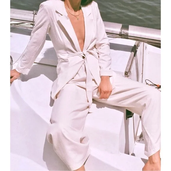 Chic Cream Belted Blazer for Women - Picture 10 of 11